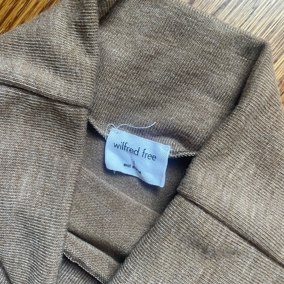 Aritzia Wilfred Free Turtleneck - Picture 2 of 2